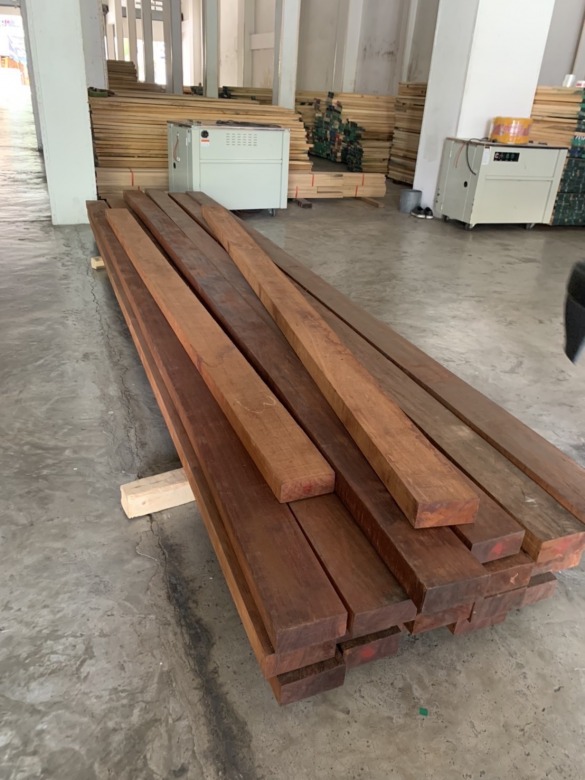 ขายส่งไม้แดง