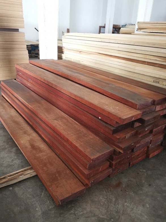 ขายไม้แดง